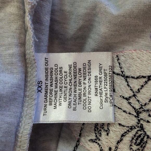 Tom And Jerry Embroidered Tee Shirt - Picture 8 of 9